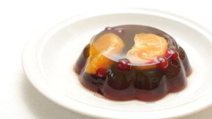 Апельсиновое желе с вишней и белым вином