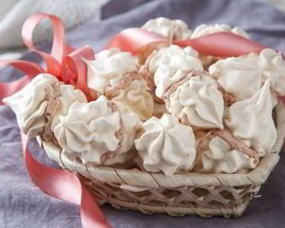 Безе в мультиварке с нежным кремом