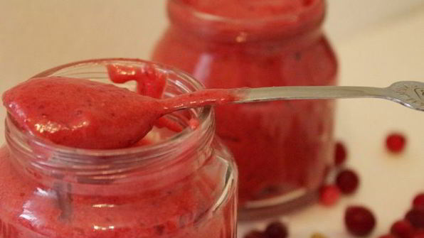 торт-безе с брусничным курдом