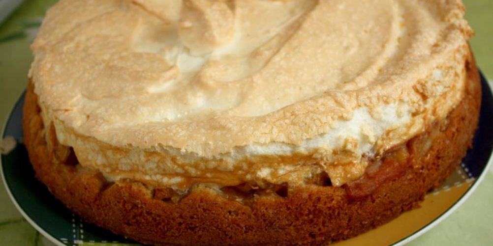 Рецепт яблочного торта-безе