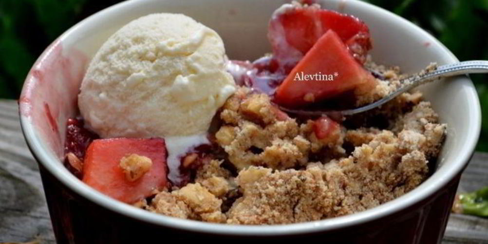 Рецепт хрустящего и ягодный десерт с орешками