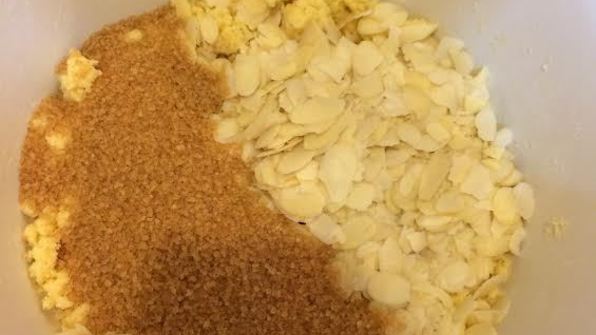 клубничный крамбл