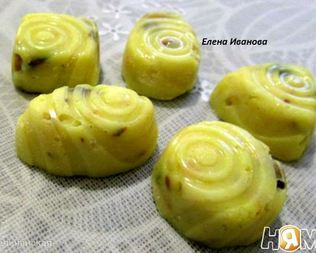 Конфеты из белого шоколада с фисташками и лимоном