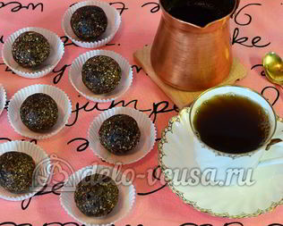 Конфеты из чернослива, орехов и фиников