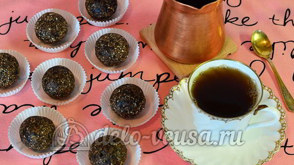 конфеты из чернослива, орехов и фиников