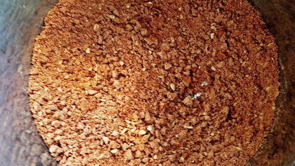 конфеты с шоколадом и ликером