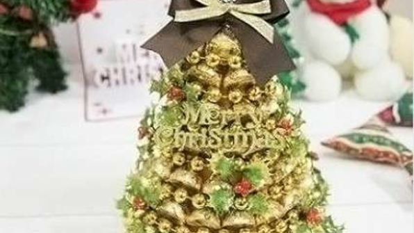новогодняя елка из конфет
