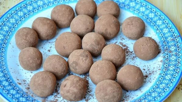 шоколадные конфеты с вишней