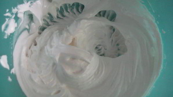 корзиночки с бананами и белковым кремом