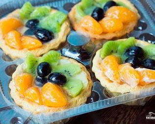 Корзиночки с фруктами и кремом