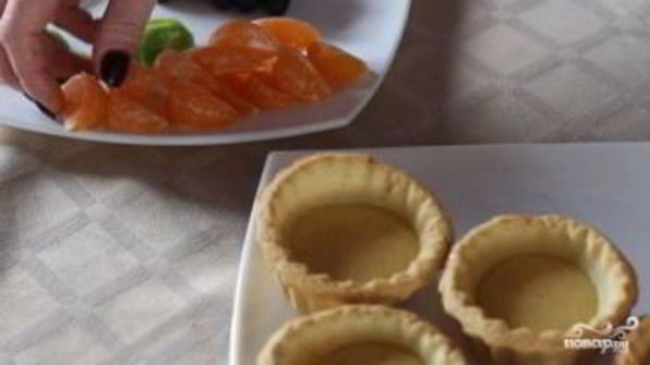 корзиночки с фруктами и кремом