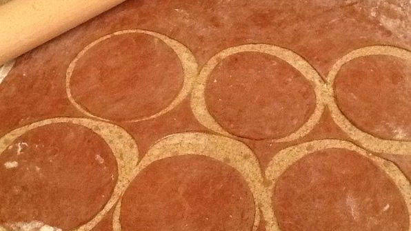 сицилийские канноли с рикоттой и сливочно-клубничным кремом