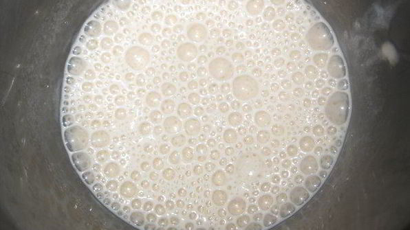 ванильный крем в шоколадных стаканчиках