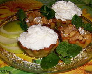 Яблочные корзиночки с кремом