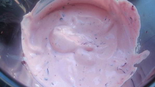 легкий десерт ягоды в сливочном соусе