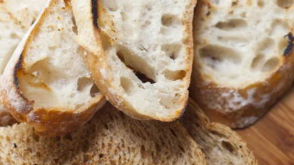 горгонзола с хлебом, медом и мармеладом