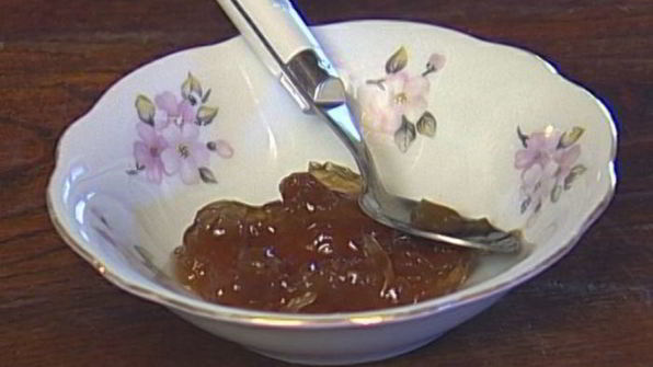 горгонзола с хлебом, медом и мармеладом