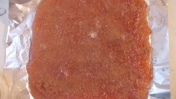 яблочный мармеладный рулет