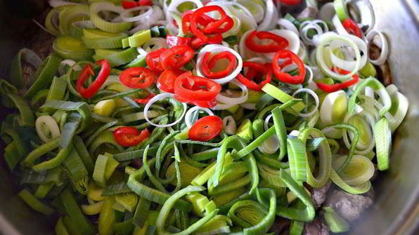 мильфей с мясом, гречкой и овощами