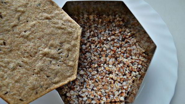 мильфей с мясом, гречкой и овощами