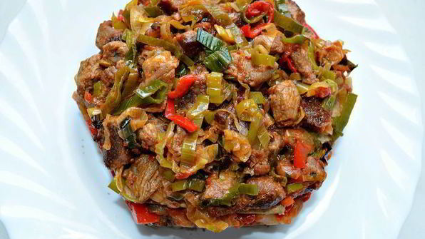 мильфей с мясом, гречкой и овощами