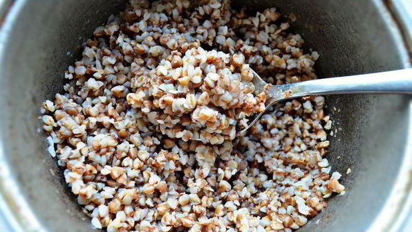 мильфей с мясом, гречкой и овощами