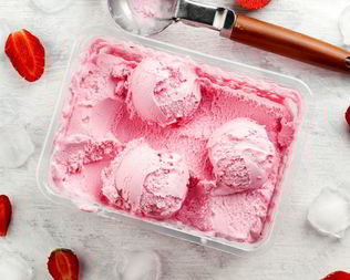 Бананово-клубничное мороженое