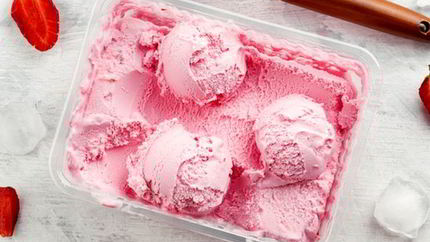 Бананово-клубничное мороженое