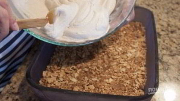 десерт из мороженого с корицей