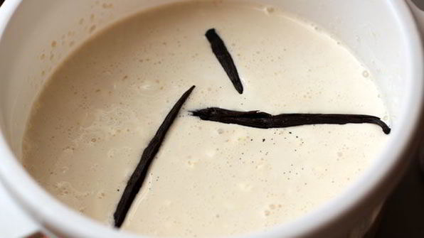 клубничное мороженое