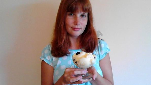 мороженое из молока и сахара