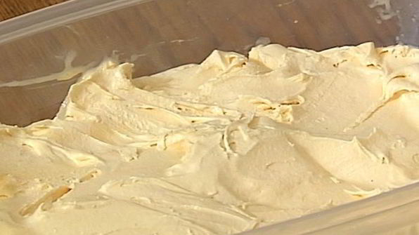 мороженое с карамелизированными абрикосами