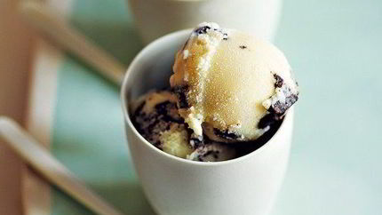 Мятное мороженое с кусочками шоколада