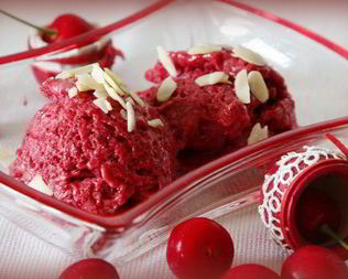 Полезное вишневое мороженое