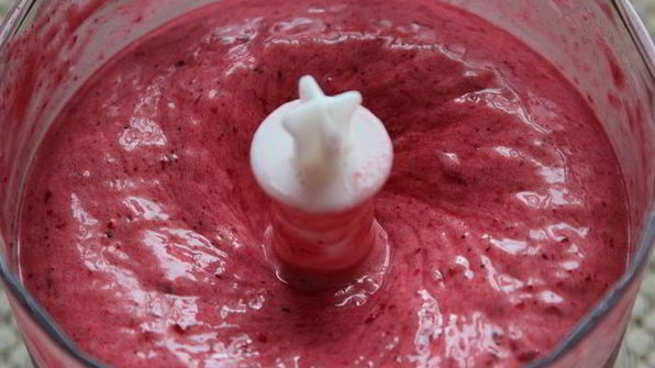 полезное вишневое мороженое