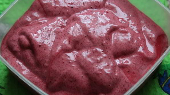 полезное вишневое мороженое