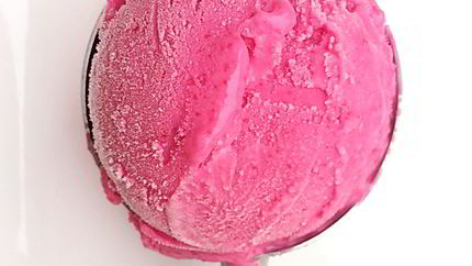 Свекольное мороженое с апельсиновой цедрой