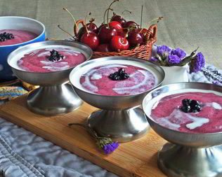 Черничный мусс под сливками