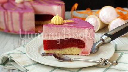 Муссовый клубничный торт