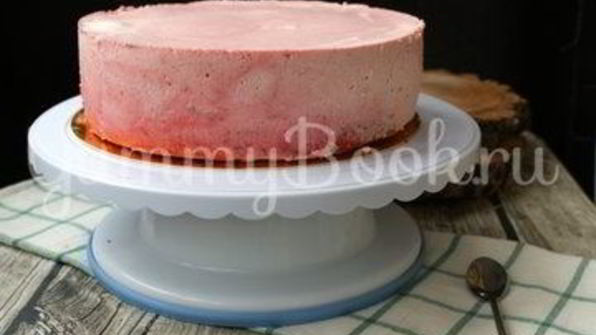 муссовый клубничный торт