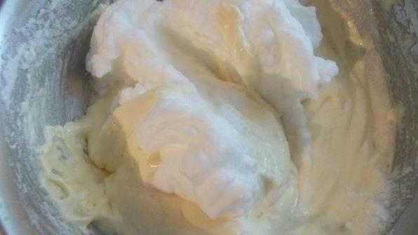 рулет с клубничным муссом