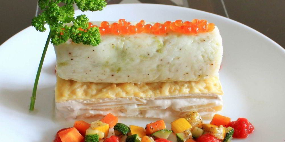 Рецепт рыбного мусса с гратеном дофине, овощами и томатным кули