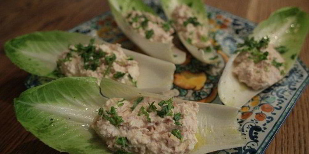 Рецепт закуски из цикория с куриным муссом и тархуном