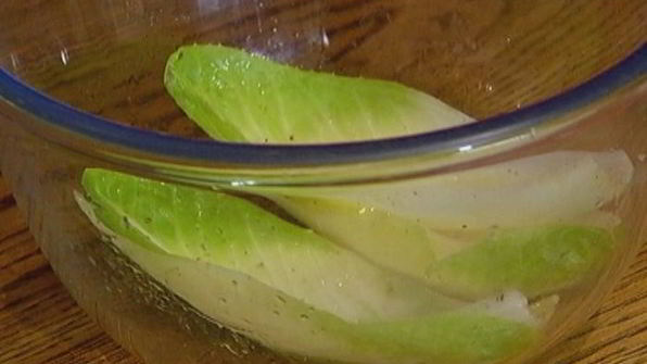 закуска из цикория с куриным муссом и тархуном