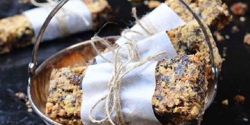 Рецепт овсяного десерта с орехами и черносливом