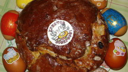 Кулич с цукатами, изюмом и орехами