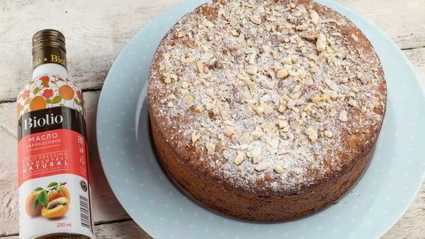 пасхальный кулич с миндалем и изюмом