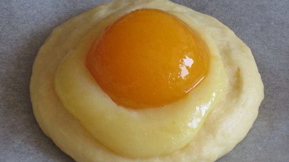 пасхальные творожные булочки с заварным кремом и абрикосами