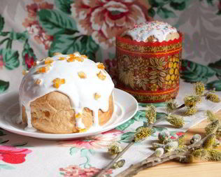 Сливочный кулич с апельсиновыми цукатами