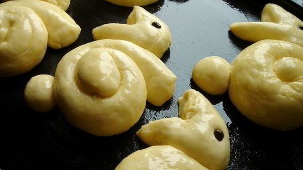 творожно-дрожжевые пасхальные зайцы